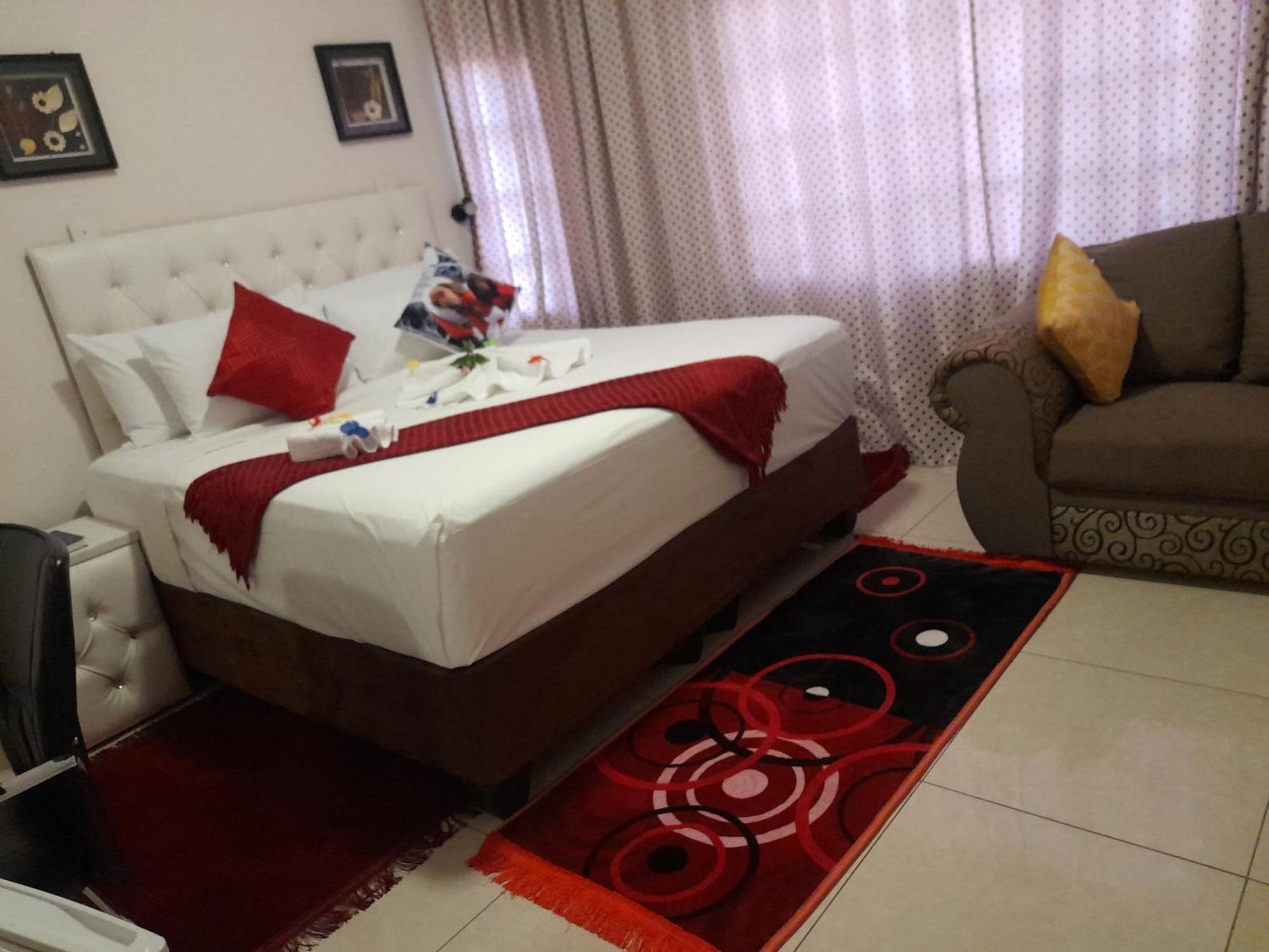 Bed and Breakfast Rest & Digest Serowe Exterior foto