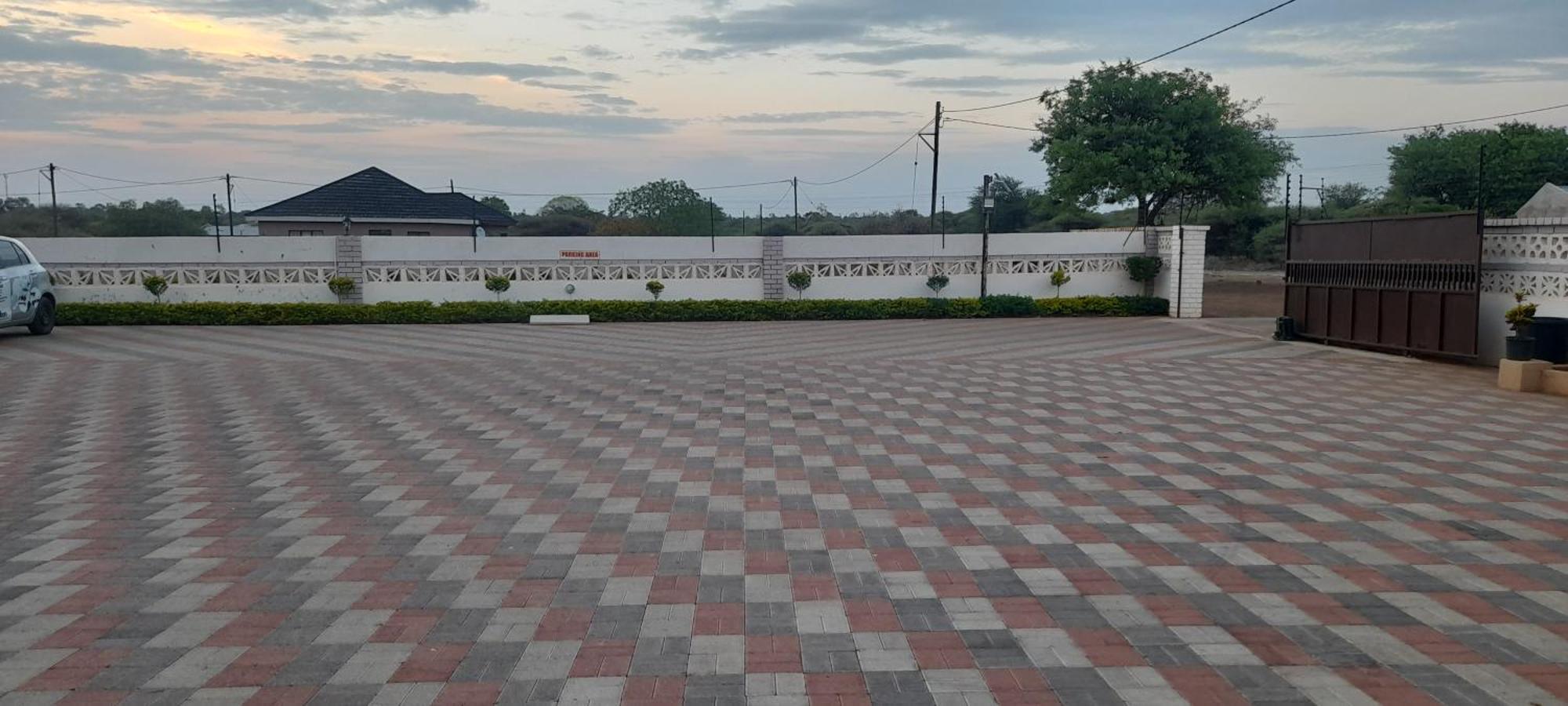 Bed and Breakfast Rest & Digest Serowe Exterior foto