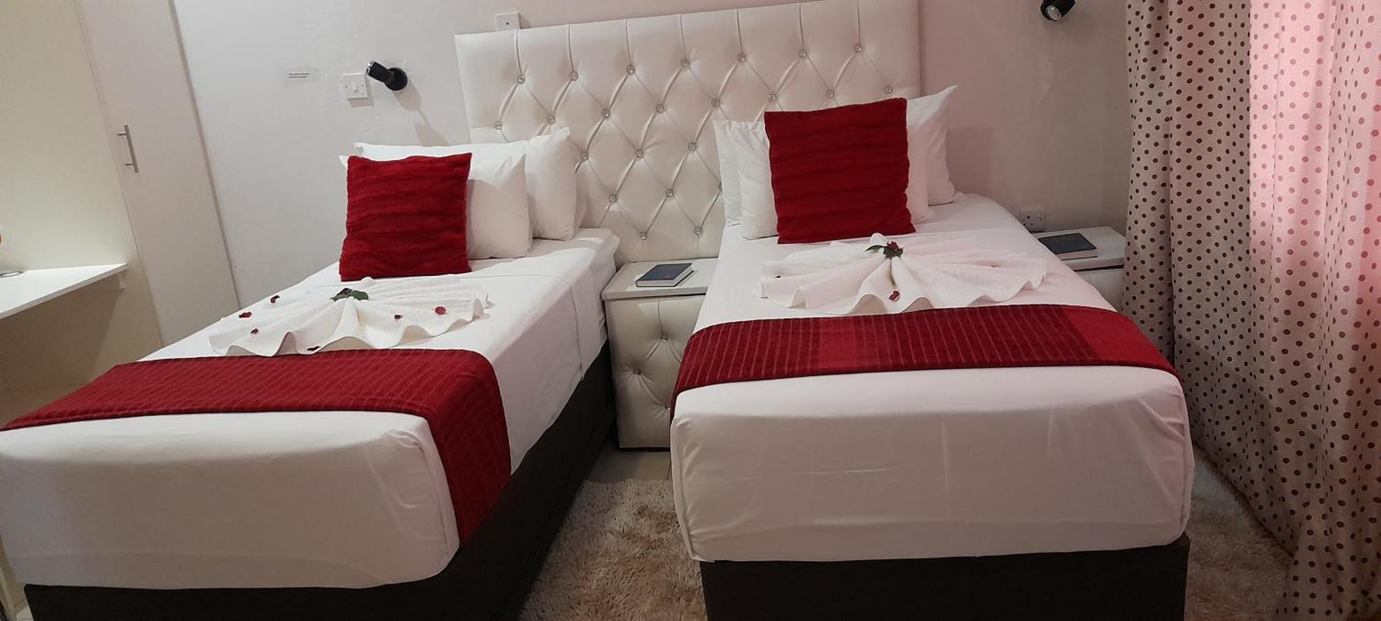 Bed and Breakfast Rest & Digest Serowe Exterior foto